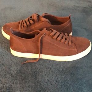Grey suede feel men’s sneaker